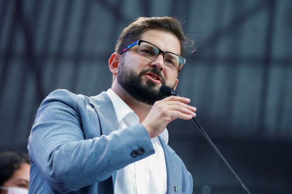 Boric inicia “crucial” gira en Europa