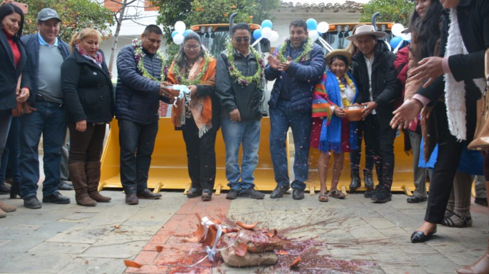 Tarija: Uriondo recibe maquinaria pesada para ampliar suelos agrícolas