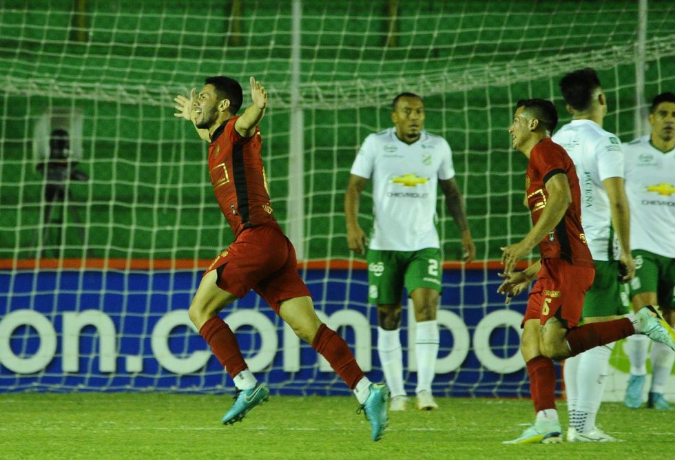 Oriente Petrolero empató de local ante la “U” de Vinto 