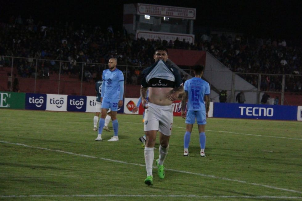 Victoria histórica de Real Tomayapo sobre Bolívar