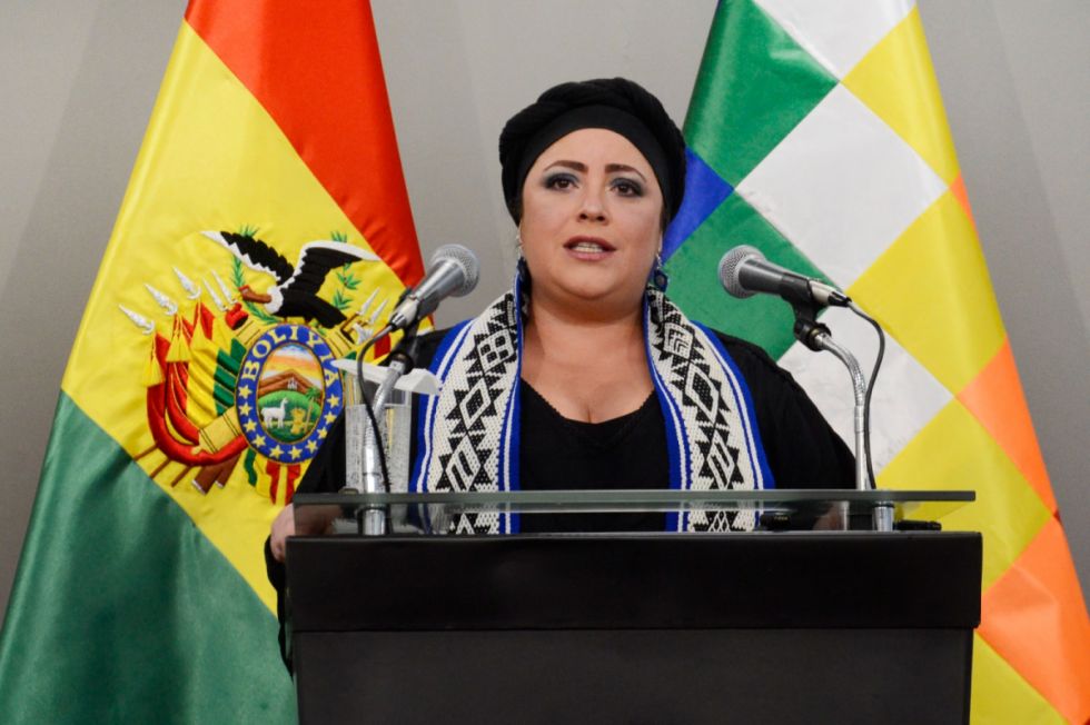 Tildan de ‘hipócrita’ a la ministra Prada