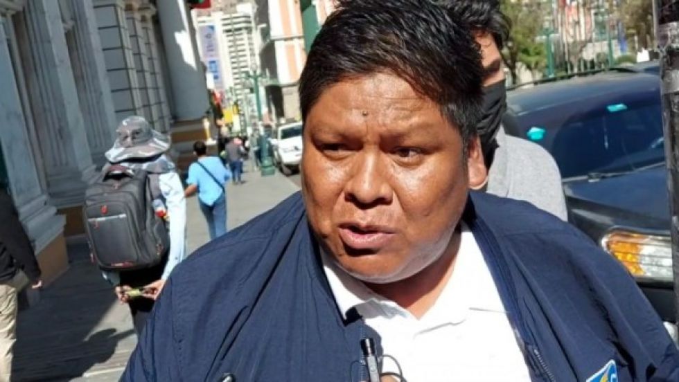 Henry Nina advierte con revelar la "verdad" sobre la crisis en 2019, alista reunión con exdirigentes