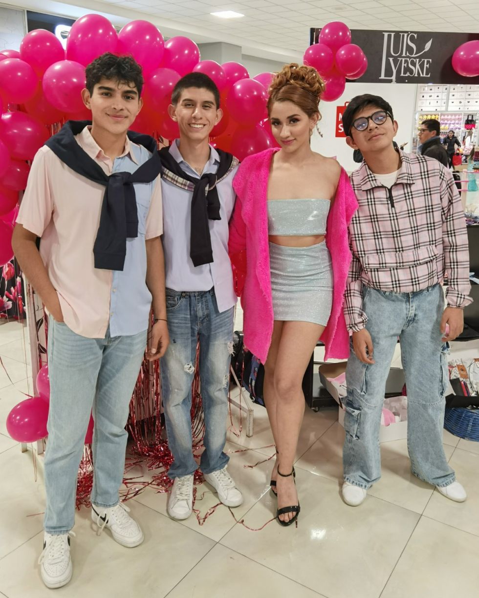 Sebastián Godoy, Mateo Blanco, Luzsilene Careaga y Vinicio Blanco.