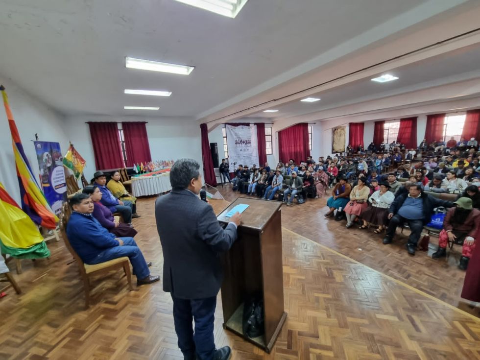 Choquehuanca: Los que están sin las bases no son nada