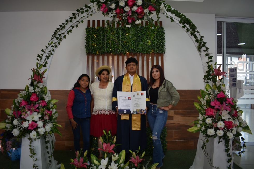 Víctor Hugo Barca López, graduado ITDS de la Carrera Técnico Medio en Gestión de Trámites Aduaneros.