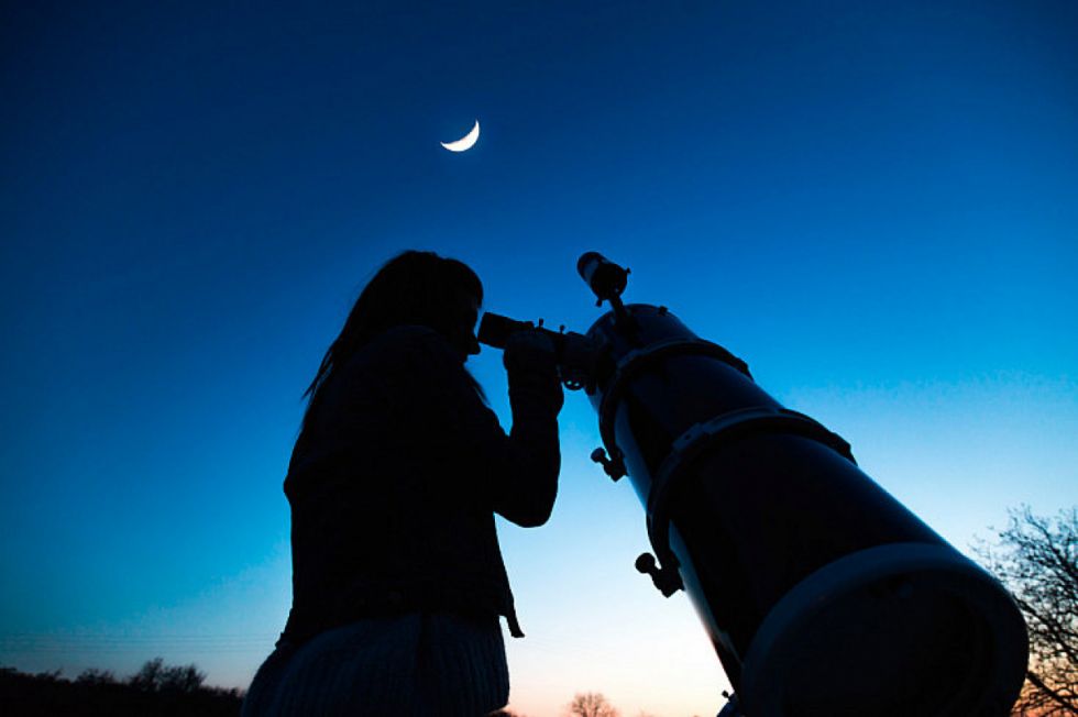 ¡Astronomía para todos!: Observa la Luna con telescopios en la plaza Luis de Fuentes de Tarija