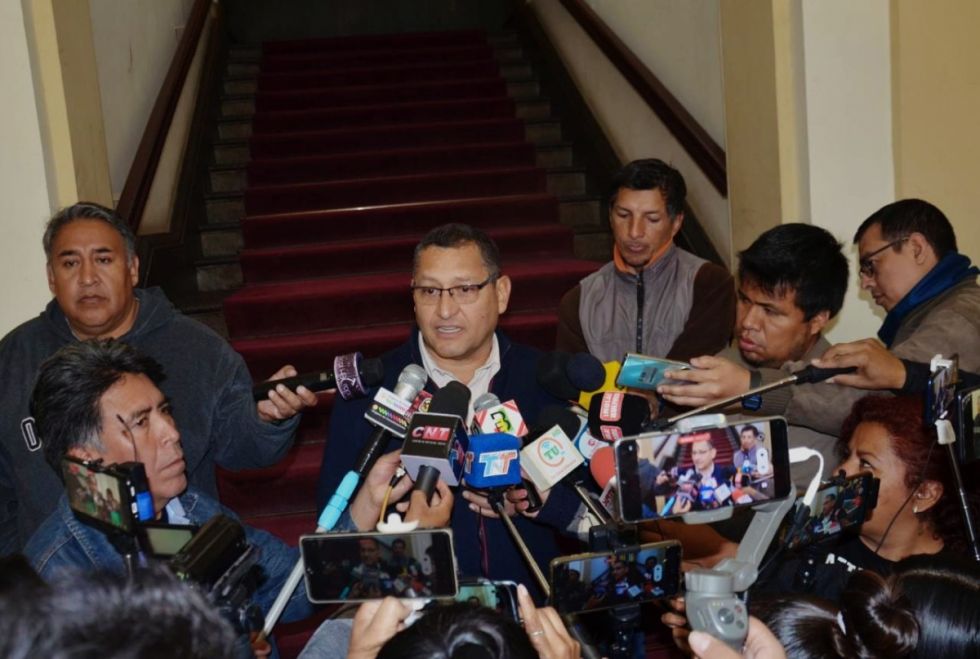 Gobernador de Tarija busca conciliar cuentas por obras de la Villa Olímpica