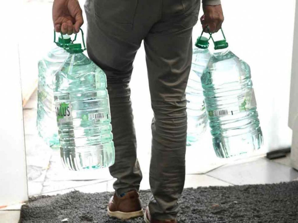 Uruguay: Extienden entrega de agua embotellada