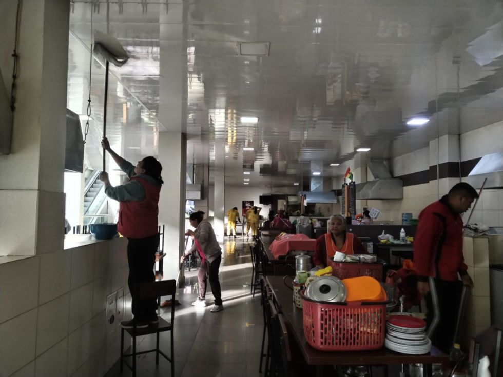 Inicia una limpieza intensiva en el Mercado Central de Tarija