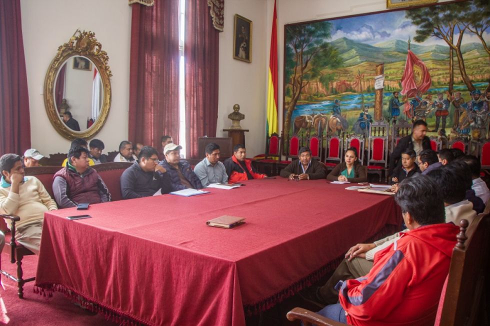 Alcaldía y el Transporte crean cinco nuevas rutas para Tarija 