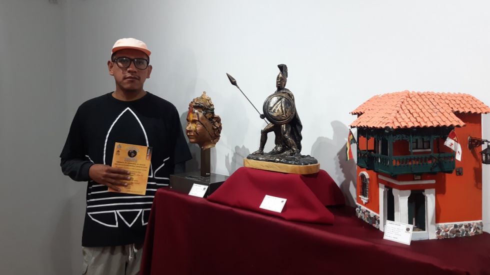 “Fragmentos”, una exposición de escultura en la Casa Dorada