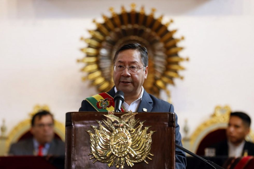 De la “segunda independencia” al rodeo del narco: Arce lee