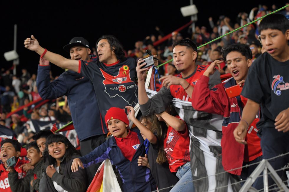 El Decreto Supremo que se incumple en el fútbol boliviano 