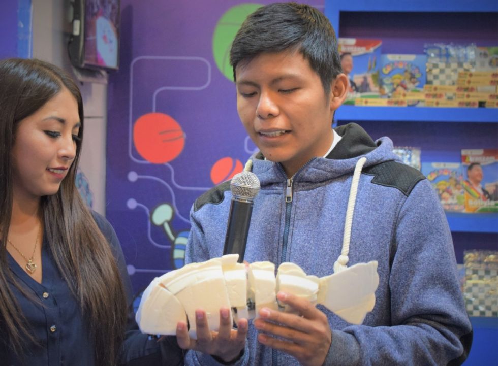 Yacuibeño García comparte su experiencia del campamento aeroespacial en México