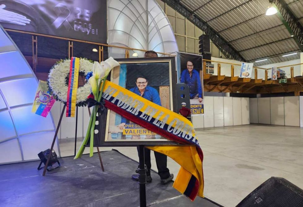 Ecuatorianos rinden homenaje a Villavicencio