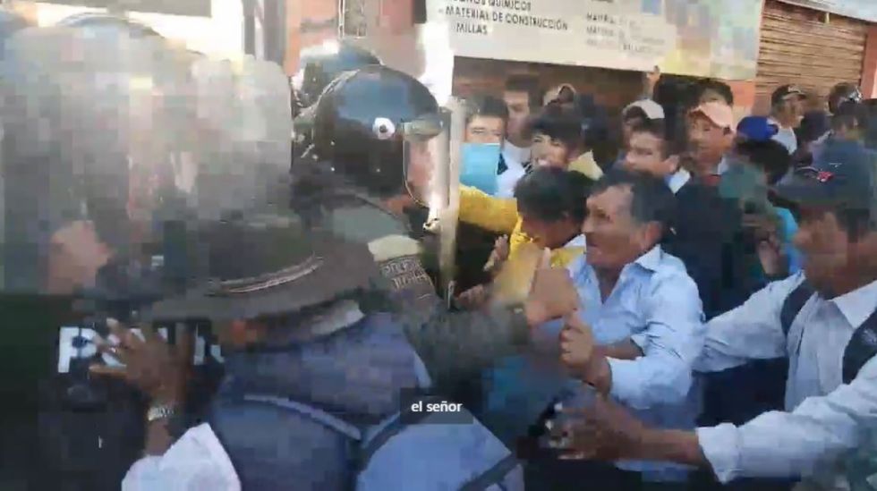 Tensión en la Federación de Campesinos de Tarija, presencia policial agudiza la situación