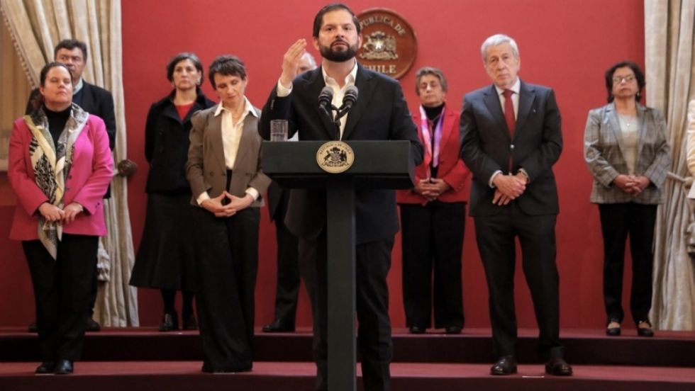 Boric renueva su gabinete en Chile