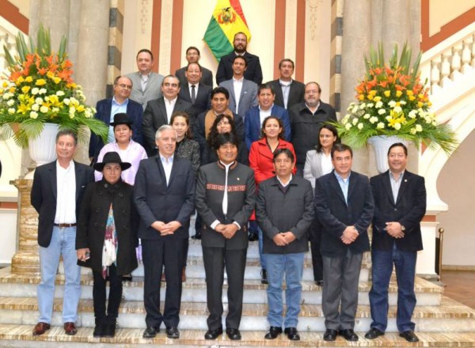 Ex ministros y ex ministras de Evo Morales condenan amenazas judiciales de ministro Lima