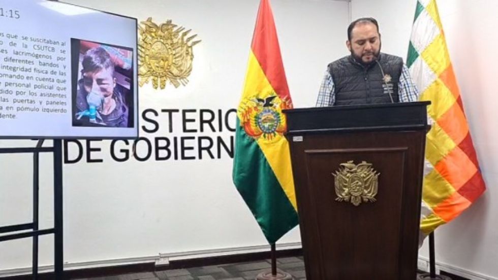 Gobierno niega que Arce haya instruido gasificar el congreso campesino y culpa a grupos “radicales”