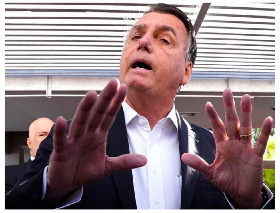 Complot golpista: Citan a Bolsonaro para declarar