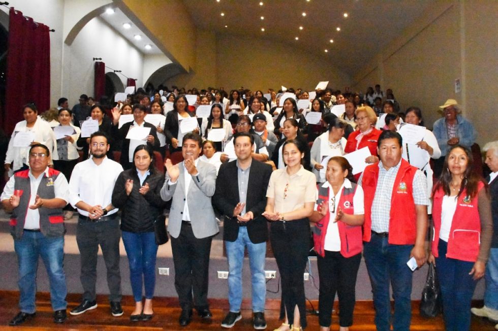 La Alcaldía certificó a 500 vecinos en diversos rubros