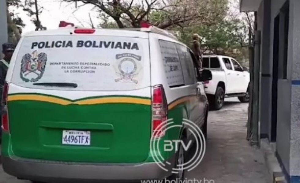 Allanan tres hangares en El Trompillo