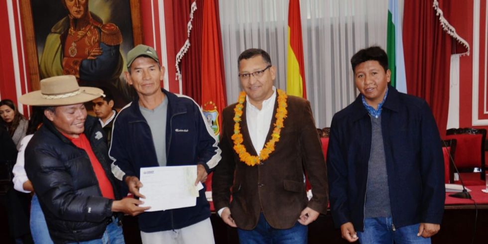 Gobernador Oscar Montes realizó el primer desembolso del Prosol 2023