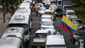 En Colombia exigen congelar el precio de la gasolina