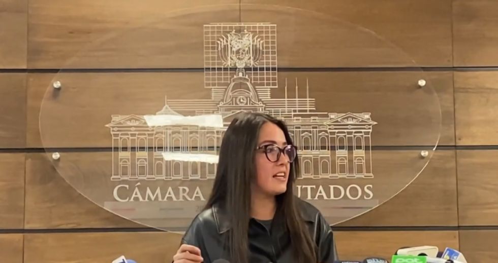 Campero lanza nuevas denuncias contra jefa de la DGAC
