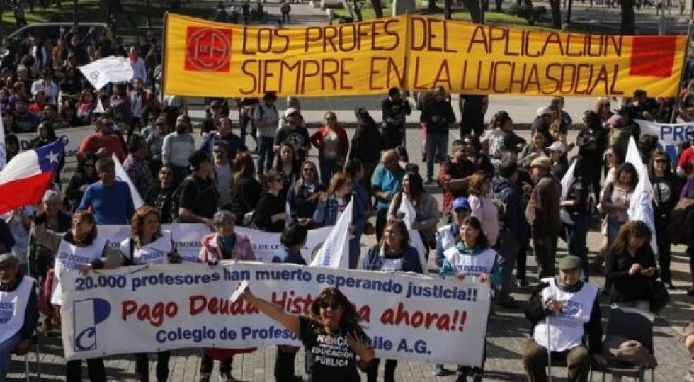 Chile: maestros cumplen paro indefinido de labores