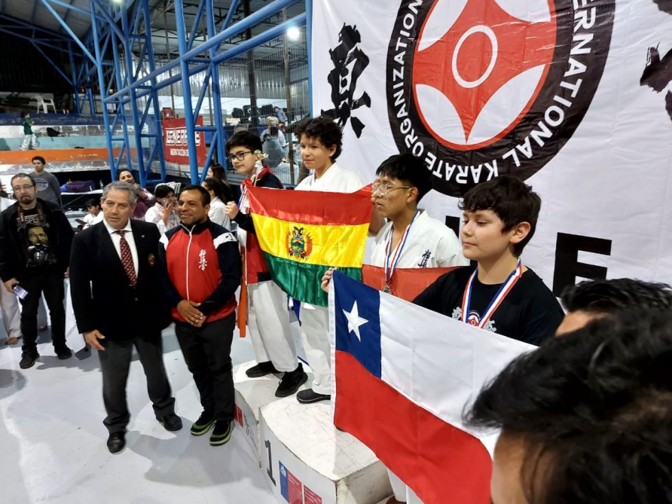 El tarijeño Kevin Ayllón gana el primer lugar en la competencia Internacional de Karate en Chile