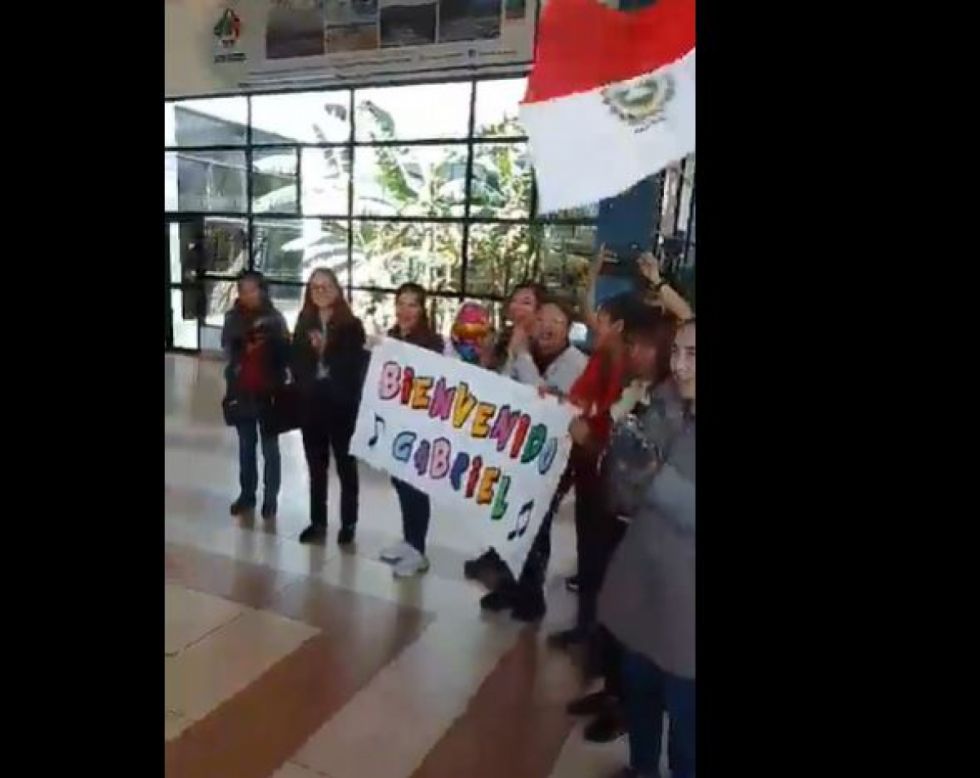 Torres recibe cálida bienvenida tras su triunfo en la Olimpiada de Guitarra en Grecia