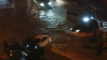 Caos en Estambul por fuertes lluvias