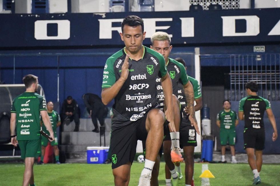 Costas trabaja con equipo completo para enfrentar a Brasil  