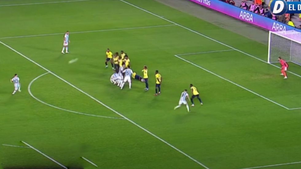 Nueva obra de arte de Messi: Su gol de tiro libre a Ecuador (VIDEO)