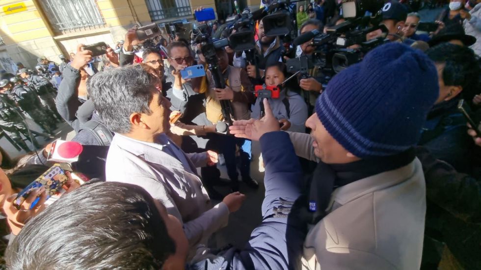 Sube tensión entre ‘evistas’ y ‘arcistas’ en la Asamblea y anuncian cuarto intermedio en la huelga de hambre