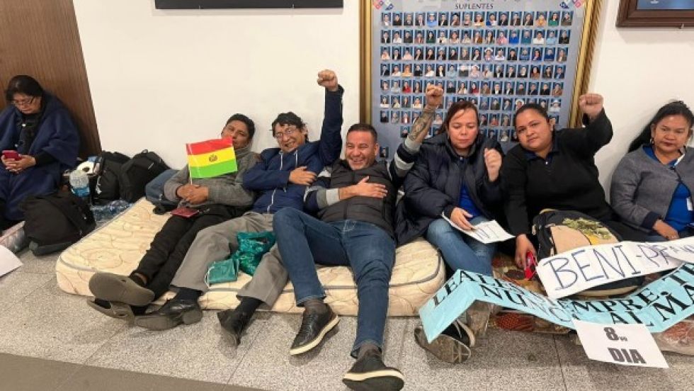 Acusan a “evistas” de conspiración y terrorismo