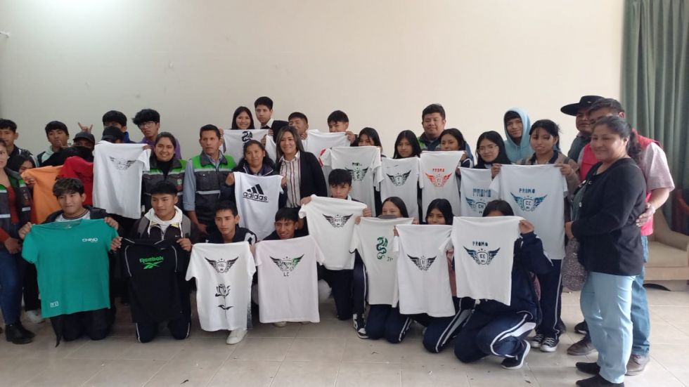 Gobernación concluyó con éxito taller de serigrafía en Unidad Educativa Avelina Raña