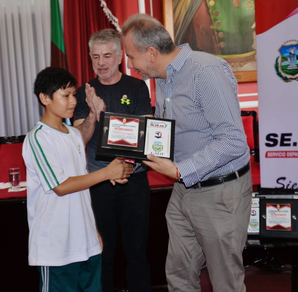 Gobernación otorgó reconocimientos a taekwondistas que participaron en Juegos Internacionales de Asunción-Paraguay