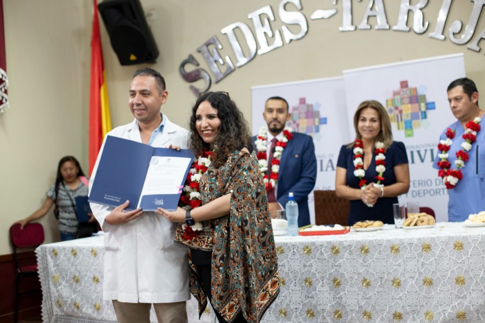 Cinco médicos fortalecerán la atención oncológica en Tarija 