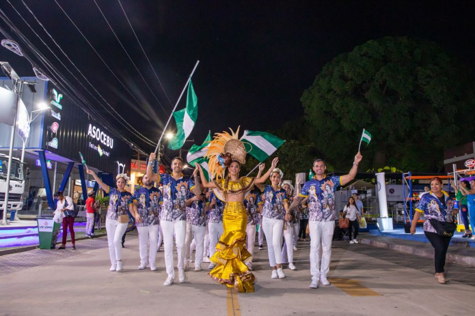 Así lucieron las azafatas de la Expocruz en el primer finde de Feria