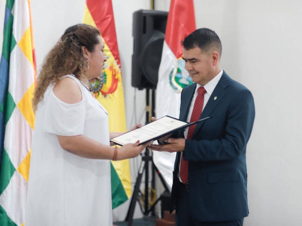La Cámara de Senadores distingue al Rector de la UCB Tarija 
