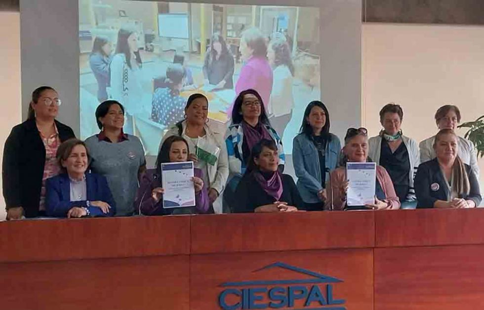 Ecuador: Mujeres presentan propuestas a candidatos