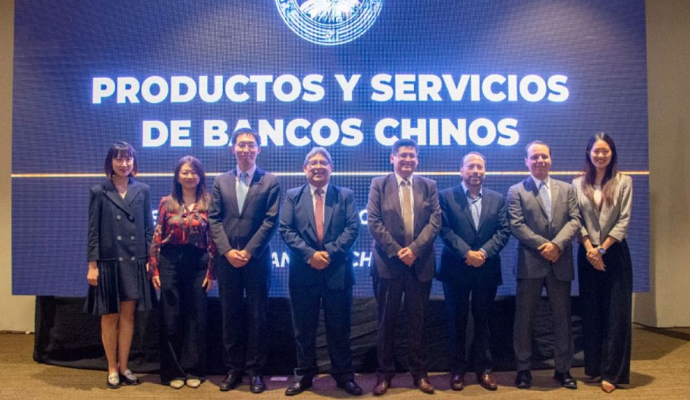 Banqueros chinos promueven uso del yuan
