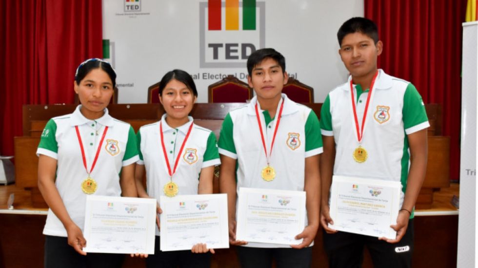 TED: UE San Juan gana las Olimpiadas de la Democracia