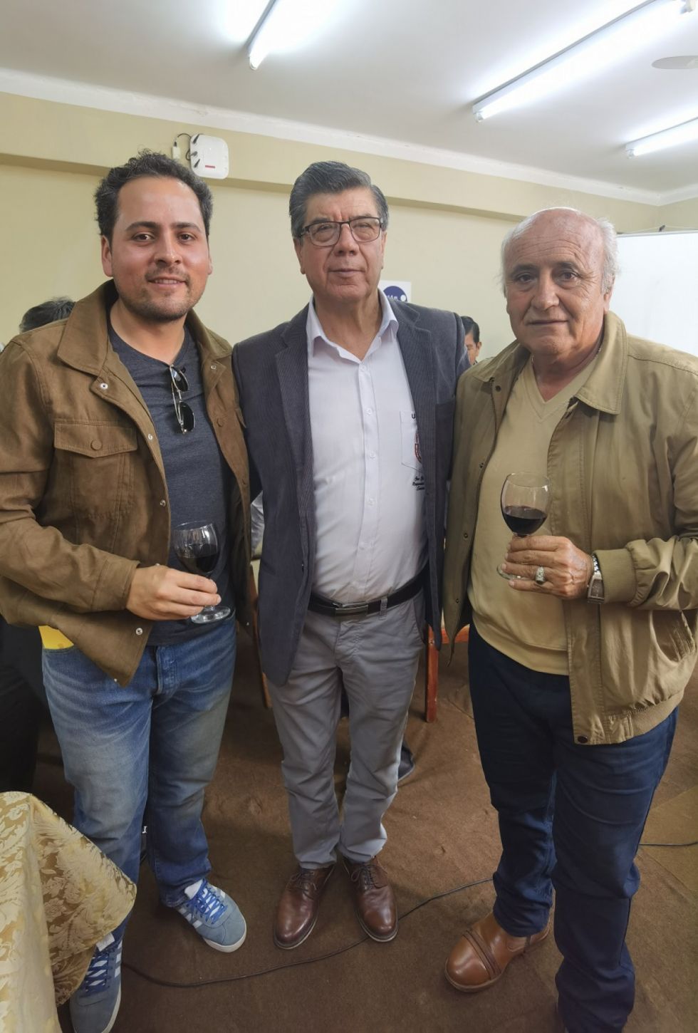 Eduardo Cortez con Adrián y Óscar Daroca. 