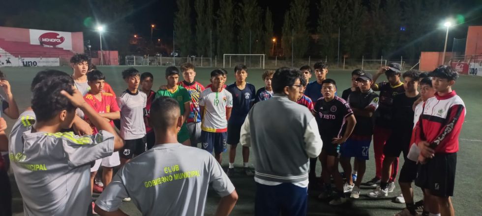 Horacio Pacheco alista la selección de Cercado en el inicio de un nuevo ciclo 