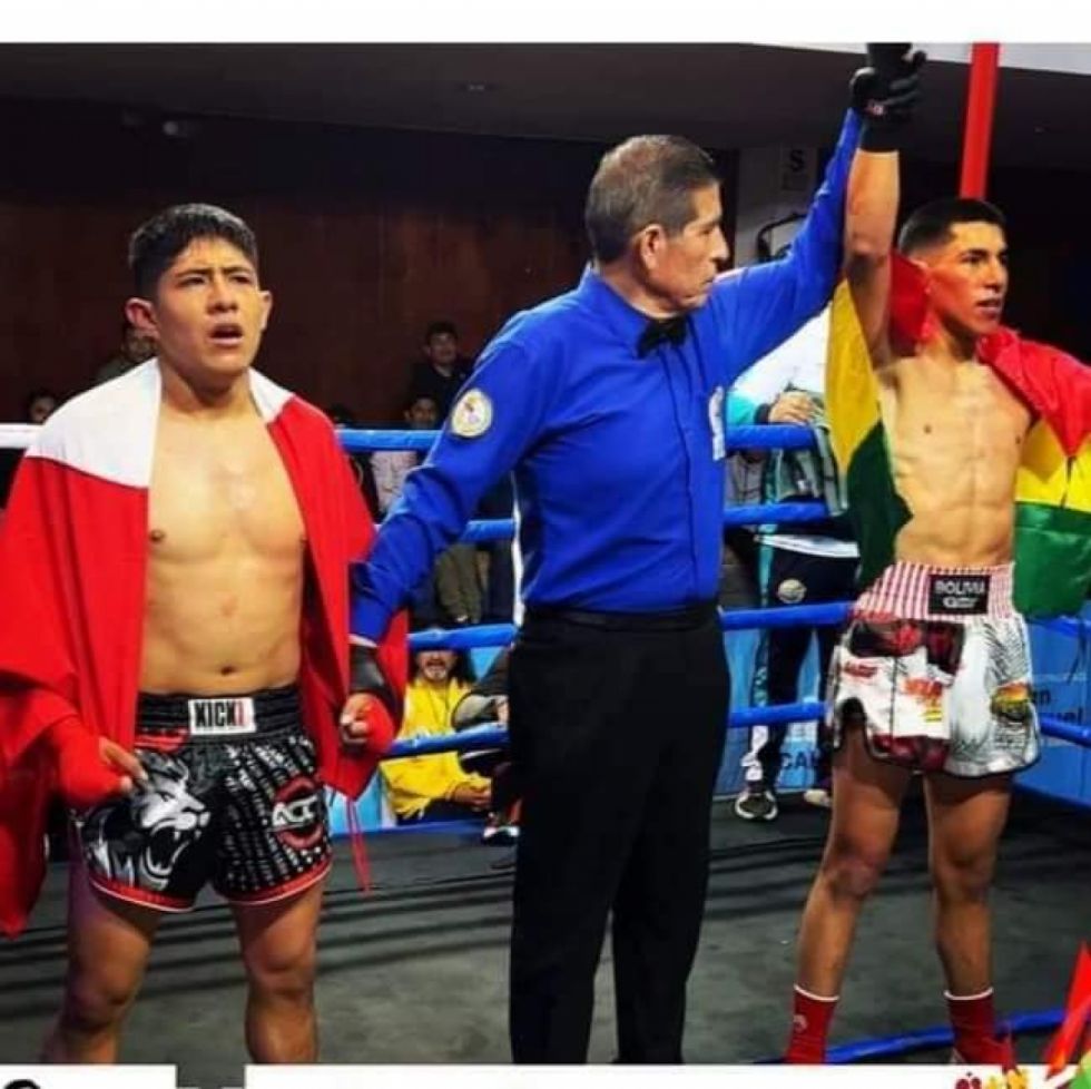 El kickboxer boliviano Williams Figueroa se corona campeón en Perú