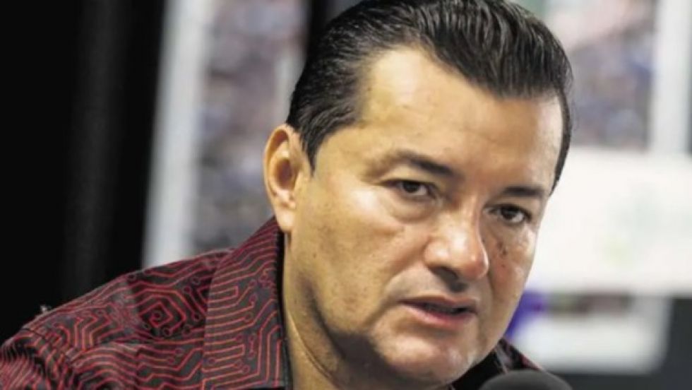 Concejal cruceño denuncia sobreprecio de cerca de Bs 1 millón en la compra de 29 camionetas