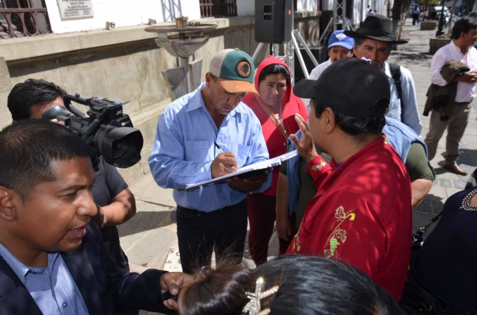 San Jacinto: Comunarios aceptan cerrar paso a vehículos pesados